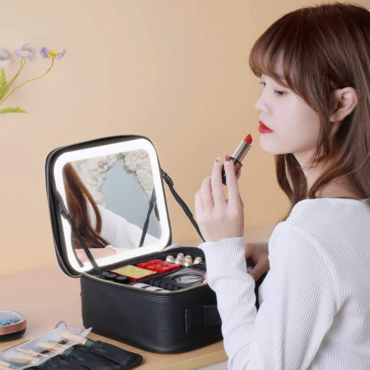 Lighted LED Travel Makeup Organizer Bag | Portable LED Illuminated Cosmetic Bag